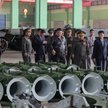 Kim Dzong Un w czasie inspekcji w zakładach produkujących artylerię