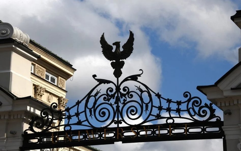 Do darknetu trafiły wrażliwe informacje o studentach, pracownikach i kandydatach na studia z Uniwers