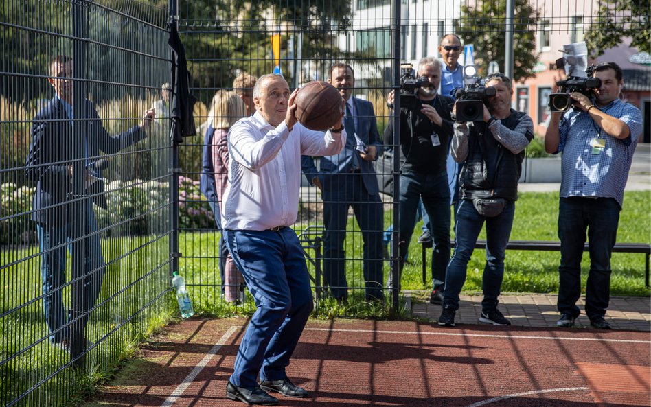 Grzegorz Schetyna najlepiej sobie radzi na polu wewnątrzpartyjnych rozgrywek