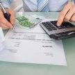Kiedy wypłacać wynagrodzenia zleceniobiorcom i usługobiorcom