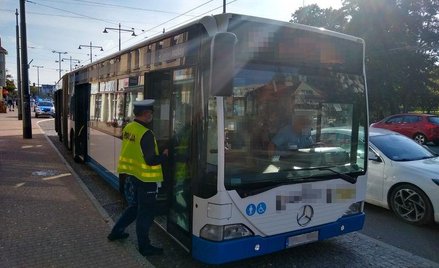 Tylko jednego dnia sopocka policja wystawiła pięć mandatów za brak maseczek w komunikacji miejskiej.