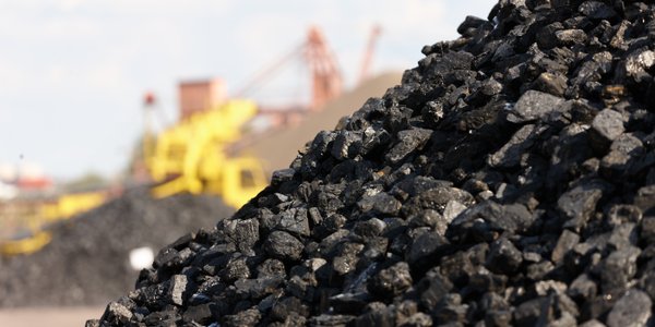 Węgla nie brakuje, ale ceny mogą skoczyć. Maleją za to zapasy gazu