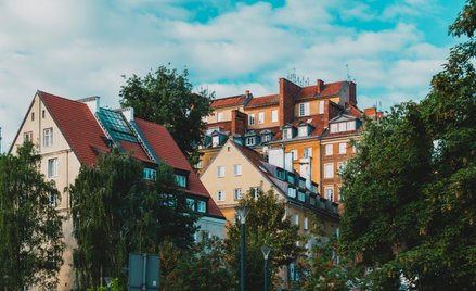 Czy sąd zawsze może wydać zgodę na wyburzenie budynku? Jest orzeczenie SN