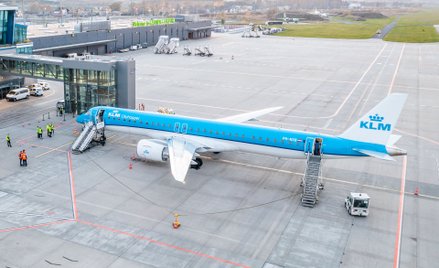 Trasa będzie obsługiwana samolotem embraer ze 142 miejscami dla pasażerów