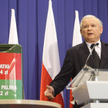 Prezes PiS Jarosław Kaczyński na konferencji prasowej w 2011 roku