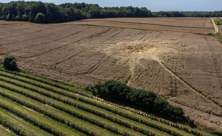 Miejsce po upadku rakiety w miejscowości Tarnawa-Kolonia