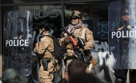 Do Los Angeles skierowano żołnierzy Gwardii Narodowej i piechoty morskiej