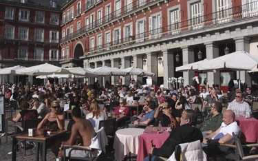 W Hiszpanii więcej turystów, ale na krócej