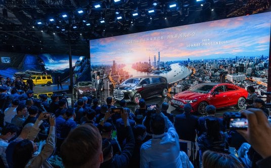 Mercedes-Benz prezentuje nowe modele podczas targów Auto Shanghai 2025