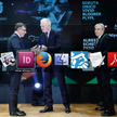 Nagrodę główną dla PKO BP odebrał z rąk wicepremiera Jarosława Gowina prezes Zbigniew Jagiełło. Na z