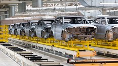 Jaguar Land Rover planuje zwolnić około 4 tys. pracowników i ograniczyć koszty działalności o 1,7 ml