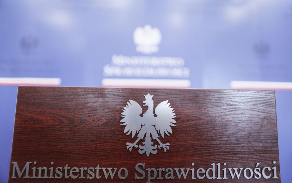 Stanowisko Helsińskiej Fundacji Praw Człowieka ws. trolli w Ministerstwie Sprawiedliwości