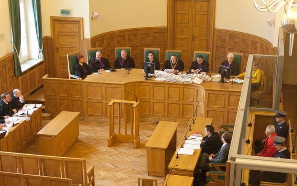 Z kulturą na sali rozpraw nie jest najgorzej - raport podsumowujący Obywatelski Monitoring Sądów 2019
