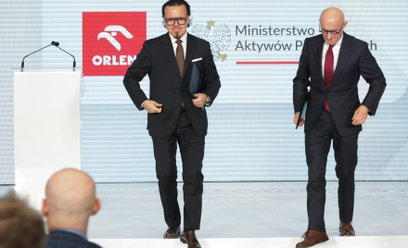 Prezes Orlenu Ireneusz Fąfara (z prawej) oraz minister aktywów państwowych Wojciech Balczun (z lewej