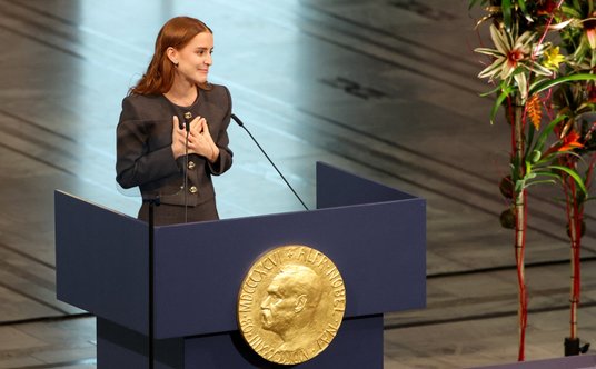 Ana Corina Sosa Machado, córka wenezuelskiej liderki opozycji Marii Coriny Machado, wygłasza przemów