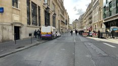 Do próby zamachu doszło przed budynkiem Bank of America przy Rue de la Boétie w 8. dzielnicy Paryża,