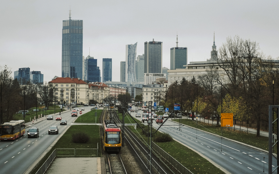 Agencja Fitch podjęła decyzję ws. ratingu Polski i ścięła prognozę dla PKB w 2025 r.