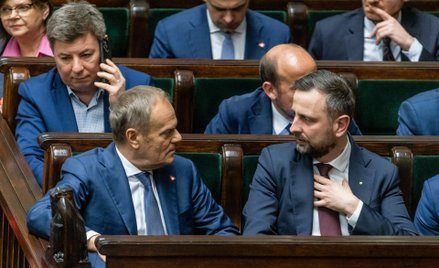 Donald Tusk i Władysław Kosiniak-Kamysz w sejmowych ławach