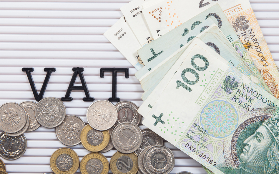 Opłaty śmieciowe pobierane przez dewelopera bez VAT
