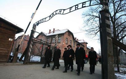 Czy niemiecki sąd i ZDF czekają na śmierć polskiego więźnia Auschwitz?