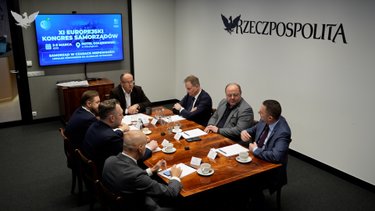 Mnóstwo wyzwań i coraz głośniejsze pytanie o reformę