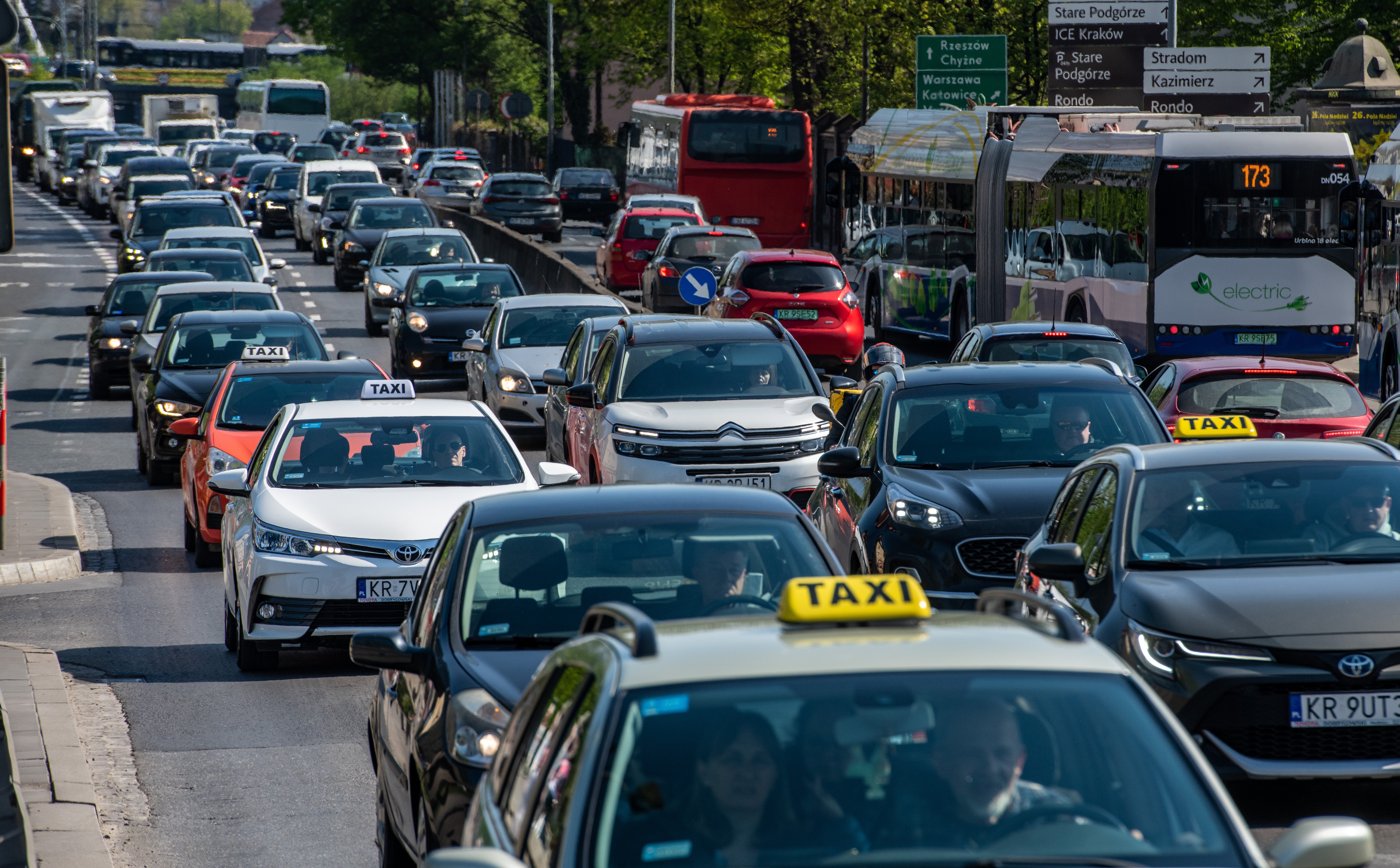 Lepsze powietrze w Krakowie, wokół miasta – niekoniecznie