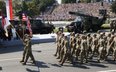 Żołnierze USA podczas defilady wojskowej w ramach obchodów Święta Wojska Polskiego. Zdjęcie archiwal