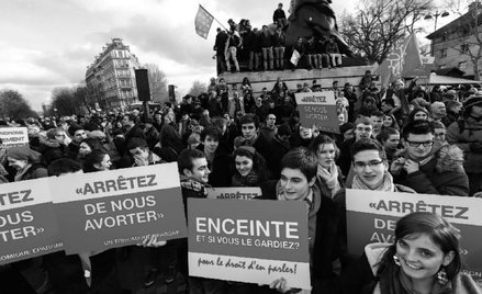 Młodzi Francuzi czasem jeszcze protestują przeciwko aborcji. Na zdjęciu demonstracja w Paryżu