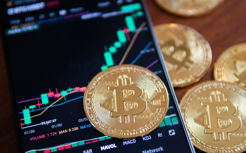 Po spadku kursu mnożą się komentarze, że bitcoin jest po prostu aktywem spekulacyjnym shutterstock