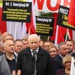 Prezes PiS Jarosław Kaczyński przemawia na proteście Prawa i Sprawiedliwości "przeciwko łamaniu praw