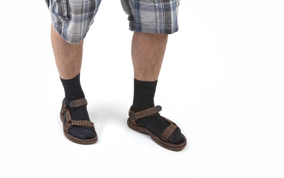 Dress code w czasie upałów - w czym można iść do pracy