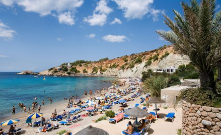 „Cyfrowe ucho” śledzi ruch na plaży na popularnej hiszpańskiej wyspie