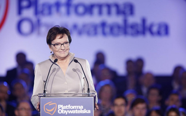 Liderzy opozycji powinni wznieść się ponad własne ambicje i pomyśleć o Polsce.