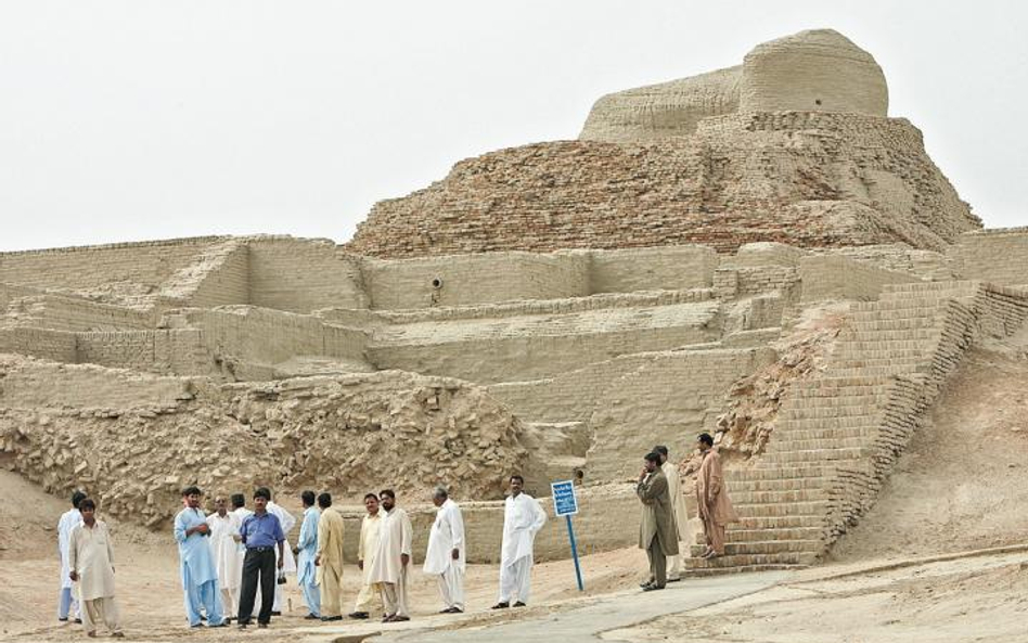 Tylko nie mów mojej mamie: Pakistan - National Geographic | 21.00, 24.00 | PIĄTEK | 12.00 | SOBOTA