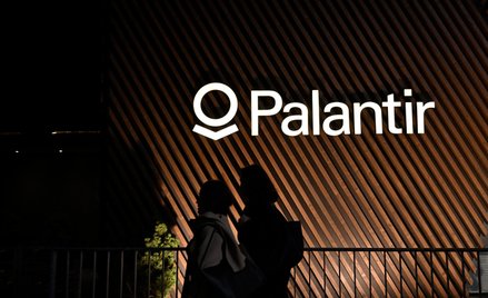 Spółka Palantir Technologies została założona w 2003 r. przez Petera Thiela, Stephena Cohena, Joego 