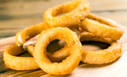 Cebulowe krążki, a pod nimi kokaina warta fortunę. Polak odpowie na Wyspach za przemyt