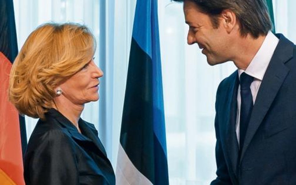 Hiszpańska minister finansów Elena Salgado stara się uspokoić rynki, zapewniając, że jej kraj zdoła 