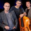 Trio w komplecie, czyli Marcin Wasilewski, Sławomir Kurkiewicz (kontrabas) i Michał Miśkiewicz (perk
