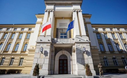 Od 2015 roku liczba zatrudnionych w Kancelarii Premiera i ministerstwach wzrosła o 500 osób
