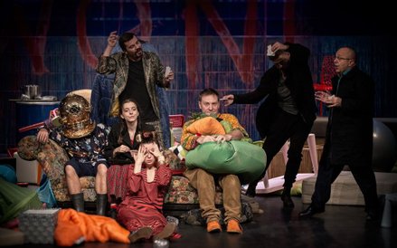 „Wróg ludu” w reżyserii Jana Klaty z Narodowego Starego Teatru.