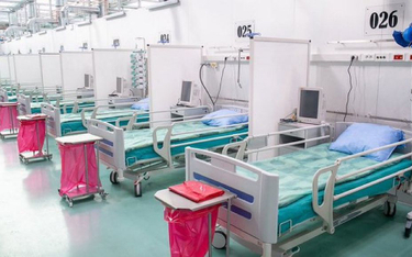 Pierwsi pacjenci w wojskowym szpitalu tymczasowym na Okęciu