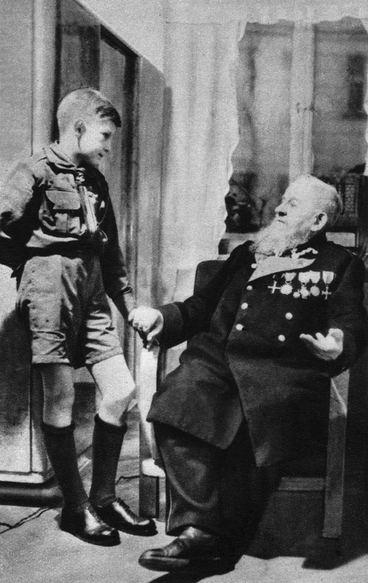 Harcerzom, studentom i uczniom II RP, którzy spotykali się z ostatnimi weteranami powstania stycznio