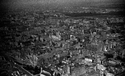 Krajobraz po przegranej bitwie: spustoszona Warszawa stała się argumentem dla obrońców „nowego porzą