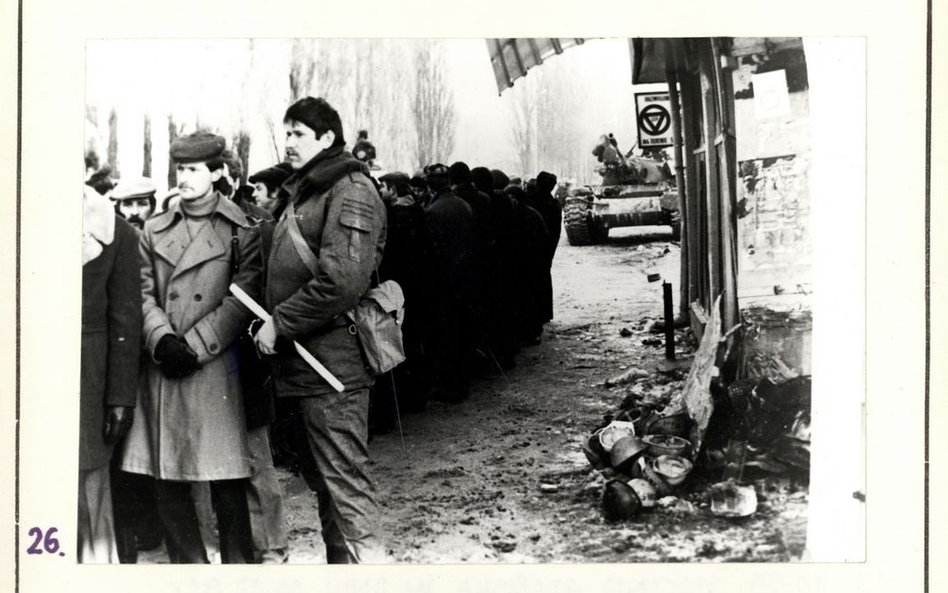 16 grudnia do Stoczni Gdańskiej im. Lenina wkroczyło wojsko wspomagane m.in. czołgami.