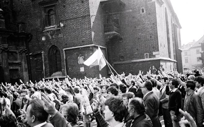 Stan wojenny w Polsce, 1 maja 1982 r.: kontrmanifestacja pierwszomajowa zwolenników wolności i Solid
