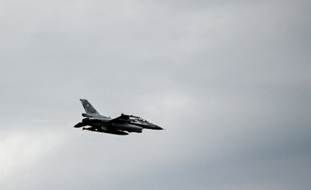 Polska poderwała myśliwce F-16 w związku z atakiem Rosji na Ukrainę
