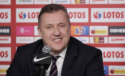 Prezes PZPN Cezary Kulesza w czasie oficjalnej prezentacji poprzedniego selekcjonera, Czesława Michn