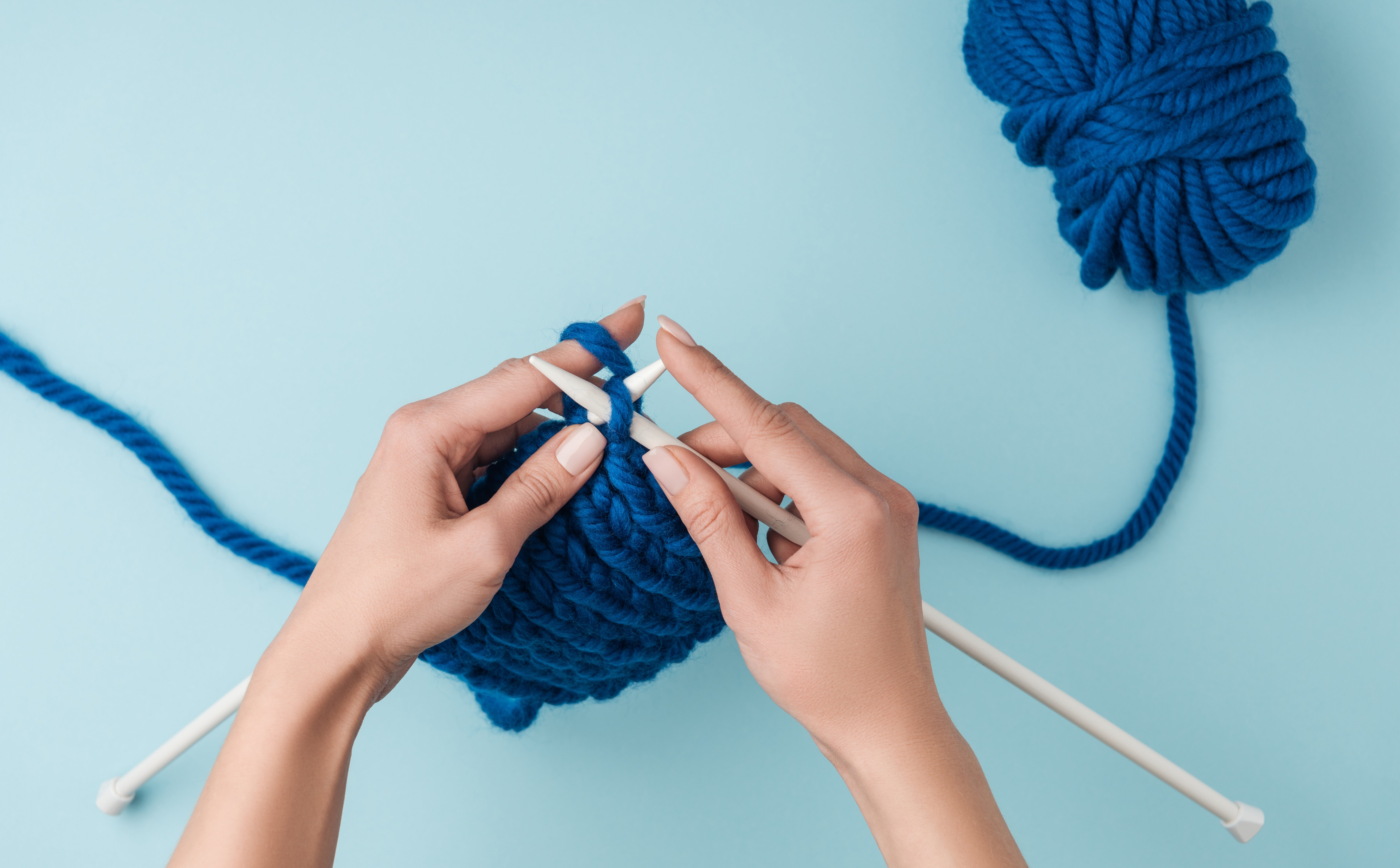 Szydełkowanie i haftowanie mają wpływ na zdrowie psychiczne. Psycholog wyjaśnia