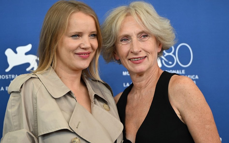 Joanna Kulig i Małgorzata Hajewska-Krzysztofik przed pokazem filmu "Kobieta z..." na festiwalu w Wen