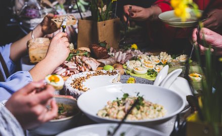Zgodnie z zasadami zdrowego żywienia posiłki zawsze powinny być spożywane w odstępach 2-4 godzin.